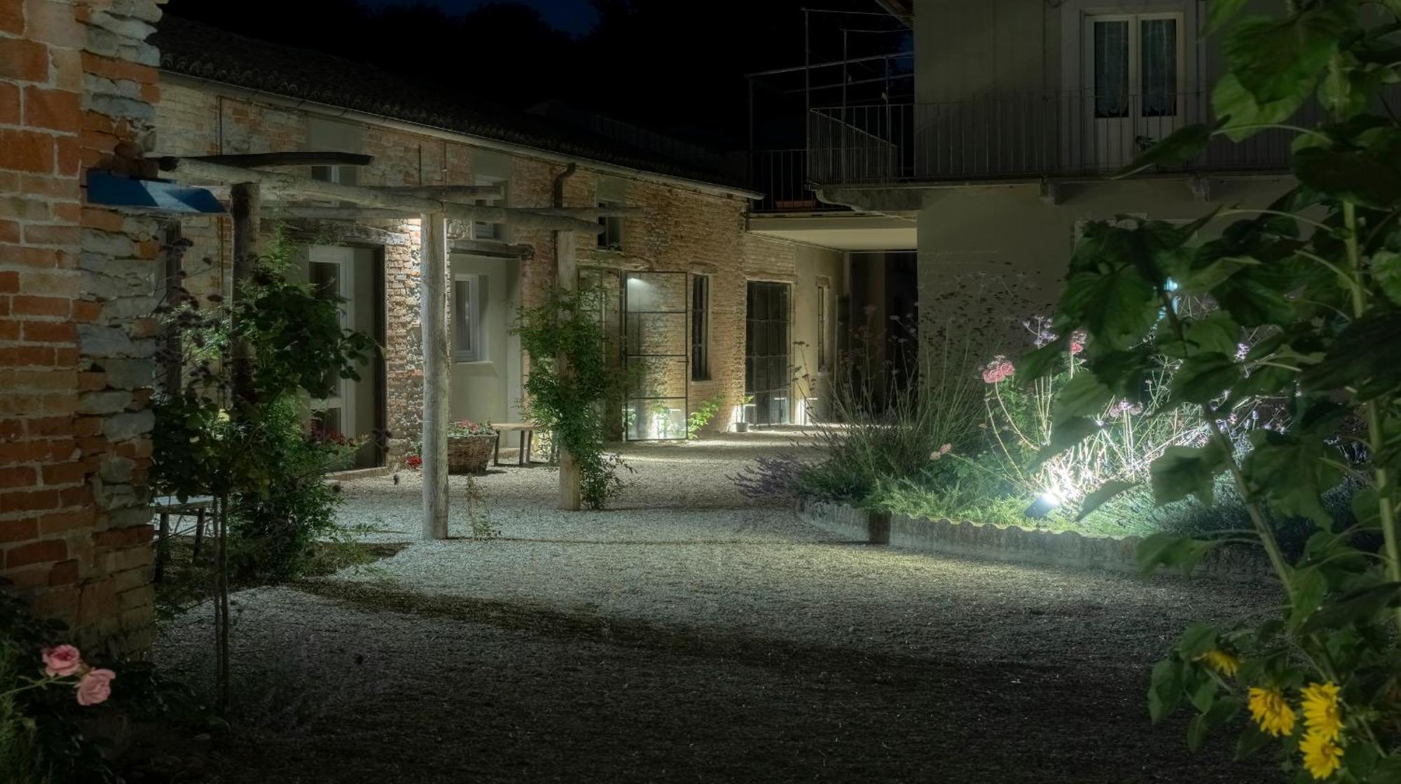 Vigne Di Fagnano 1709 Eco Relais Guest House Санто Стефано Белбо Екстериор снимка